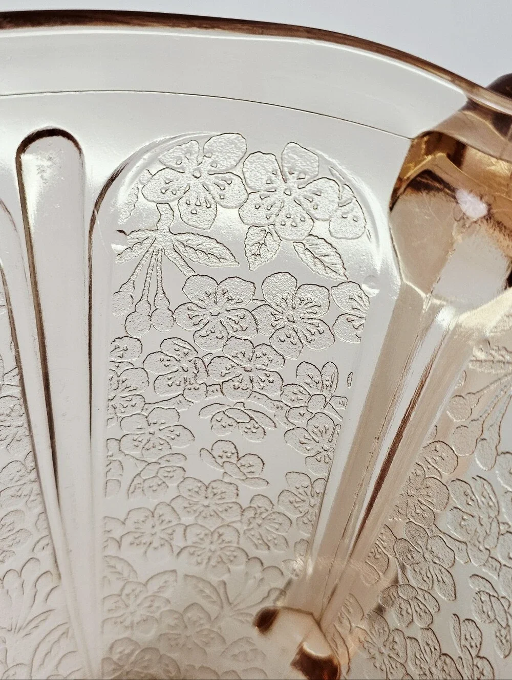 Jeannette Glass elegant vintage
